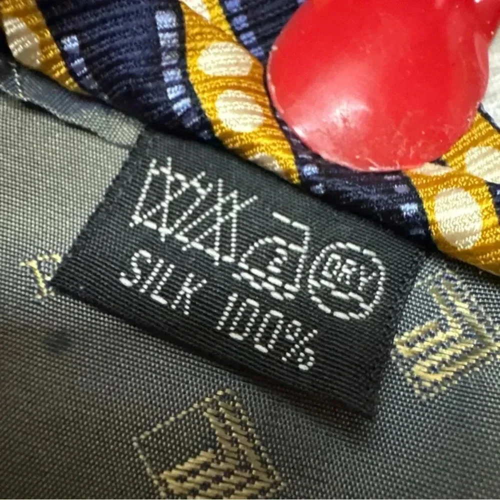 Vintage Pierre Pacha 100% Silk Italian Made For Hanging with Mr Cooper Clothiers